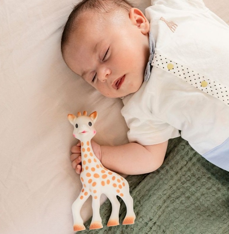Sophie la girafe con caja de regalo 100% hevea