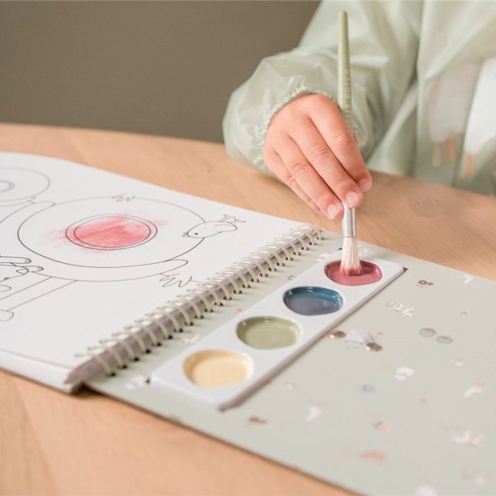 LIBRO ACUARELAS COLOREAR PEQUEÑA GRANJA